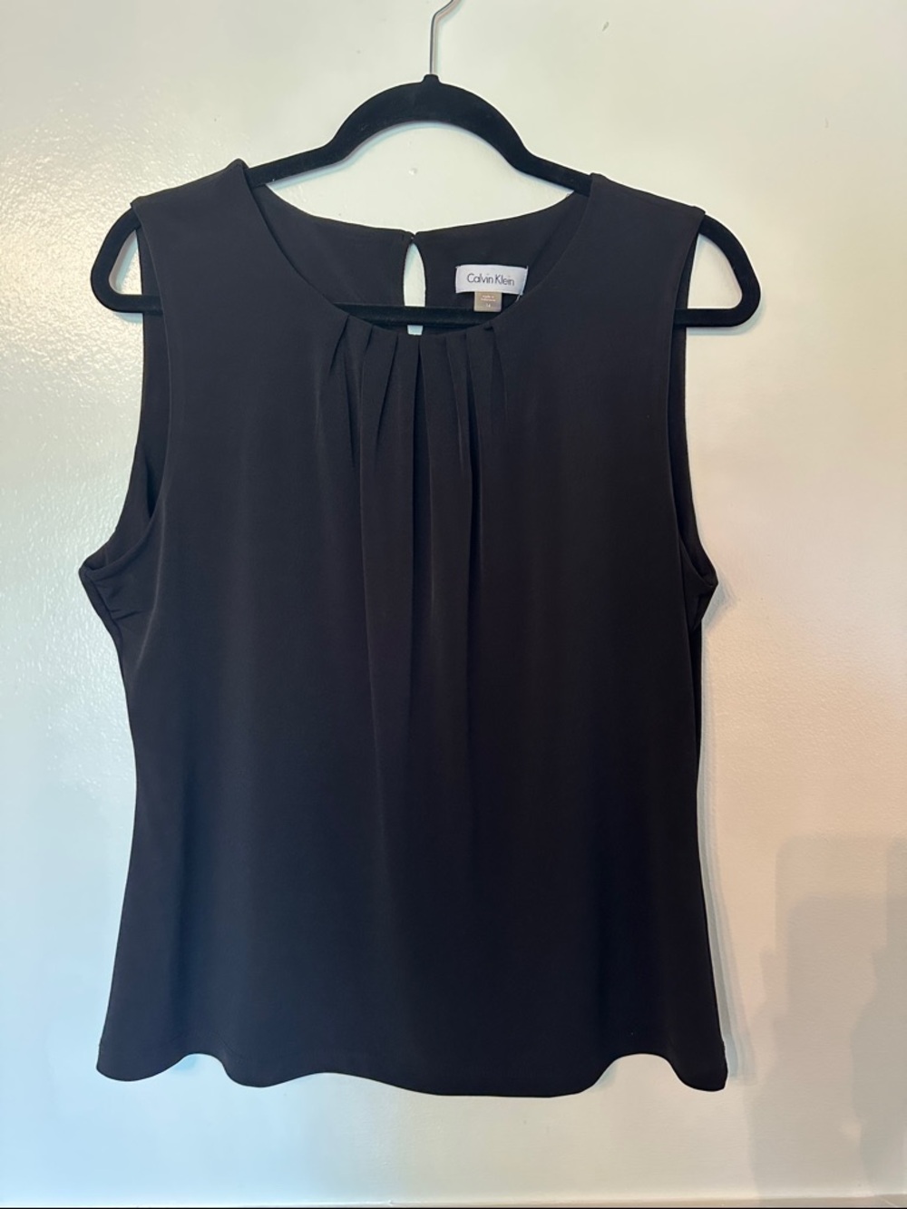 Calvin Klein Black Sleeveless Pleat-Front Blouse - Size 14